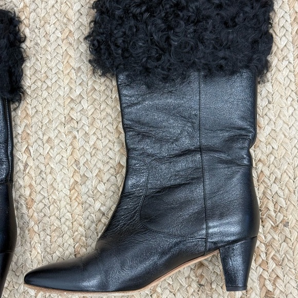 Chanel black boots, a shearling trim, a covered cone heel, and a silver CC logo - Picture 7 of 11